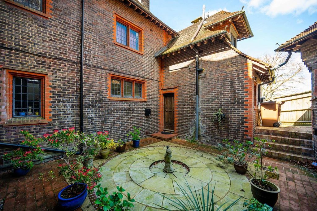 Property photo 3 of 10