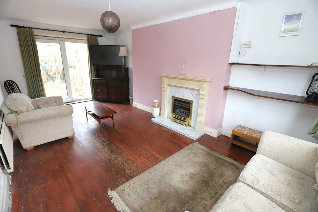 Property photo 2 of 29