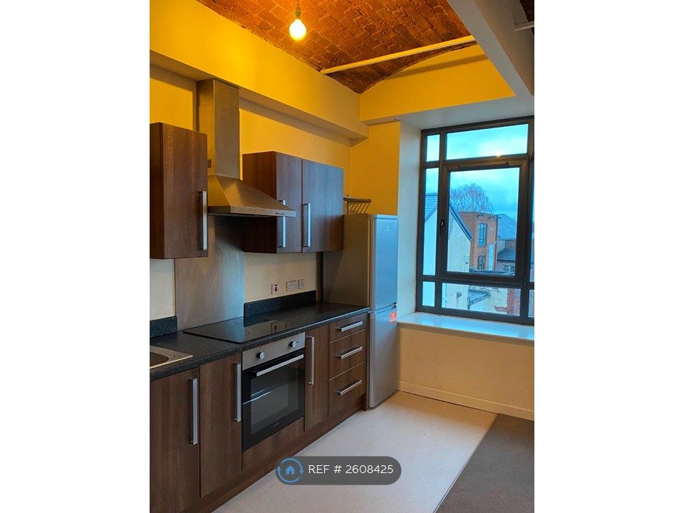 Property photo 2 of 7 Kitchen