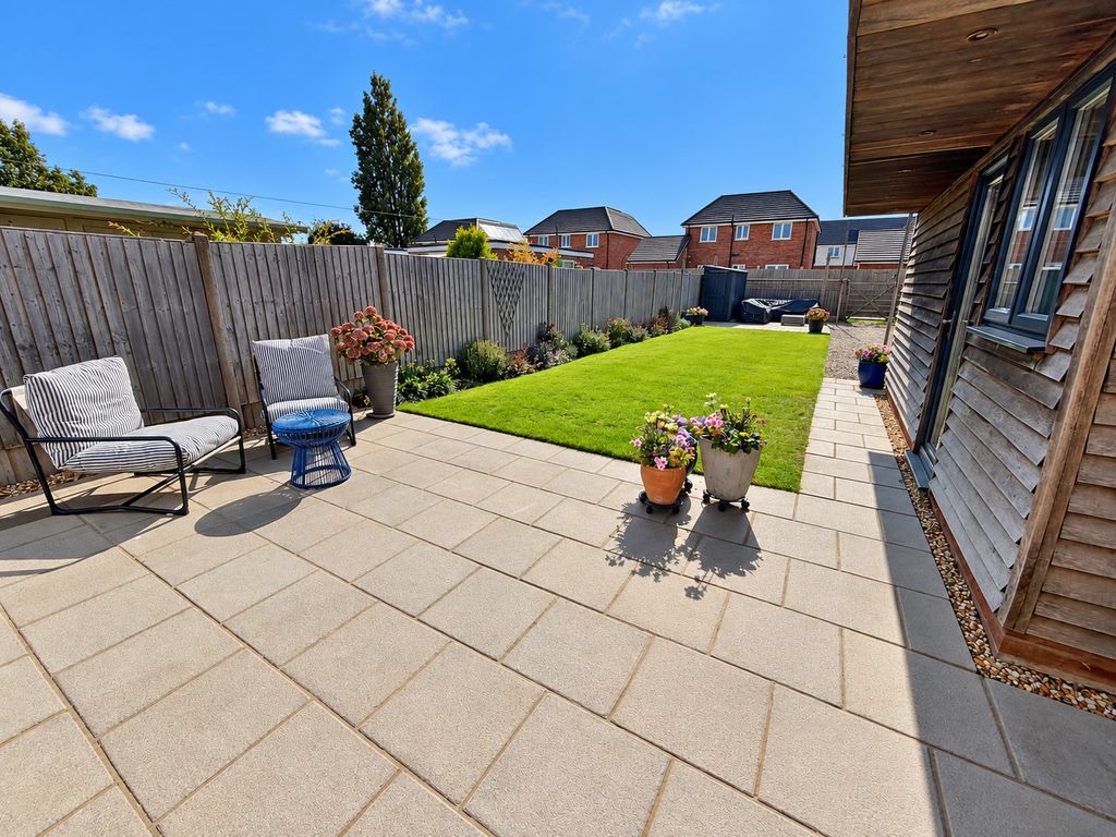 Property photo 3 of 32