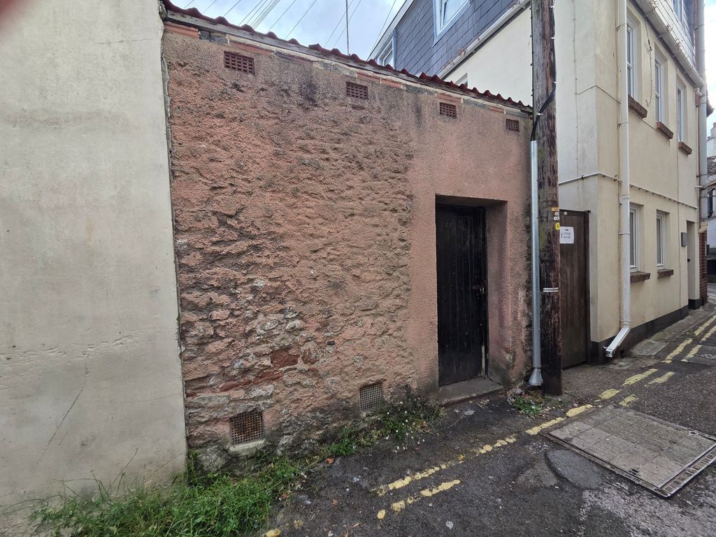 Property photo 3 of 3