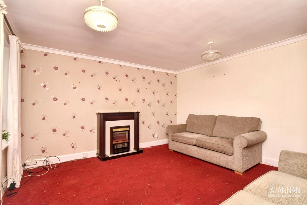 Property photo 3 of 12 Property Image 4