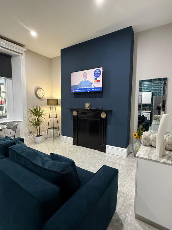 Property photo 1 of 10 Kitchen / Living