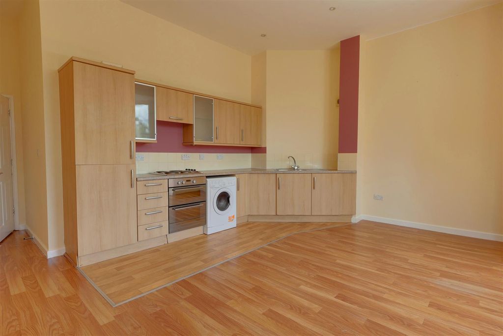 Property photo 2 of 13