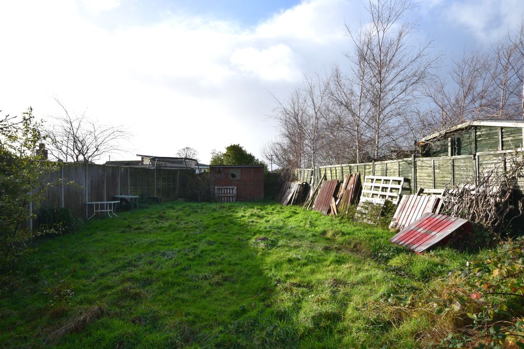 Property photo 2 of 13 Garden