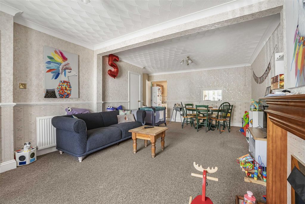 Property photo 3 of 24 14_64302.Jpg