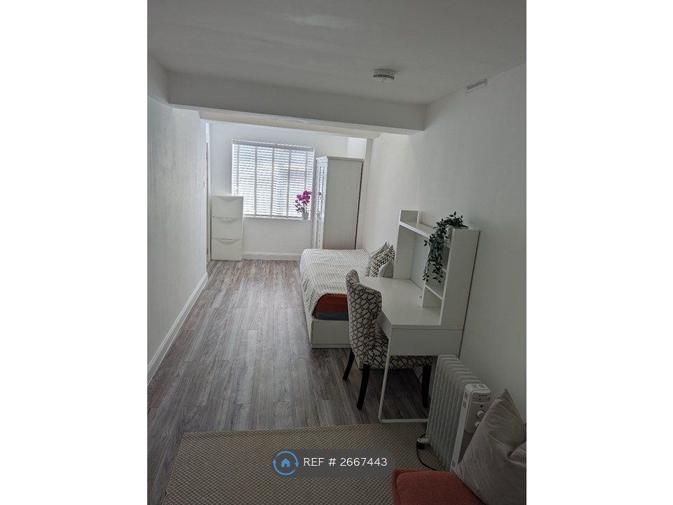 Property photo 2 of 3