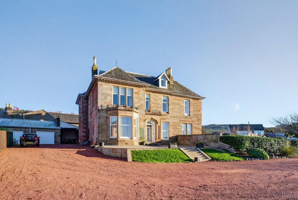 Property photo 3 of 50 8 Buchanan Street, Largs_03.Jpg