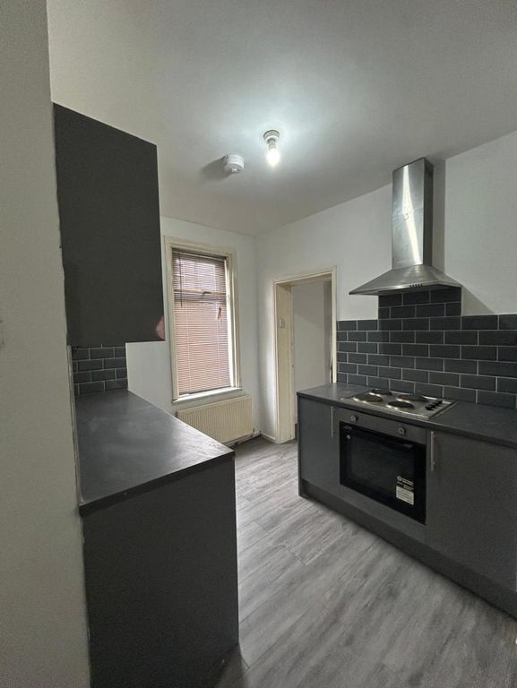 Property photo 3 of 6 Kitchen