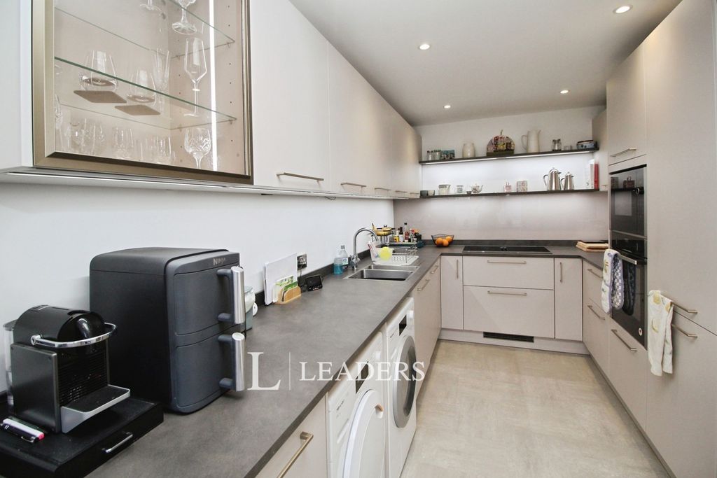 Property photo 2 of 19 Pbox-Img.Jpg