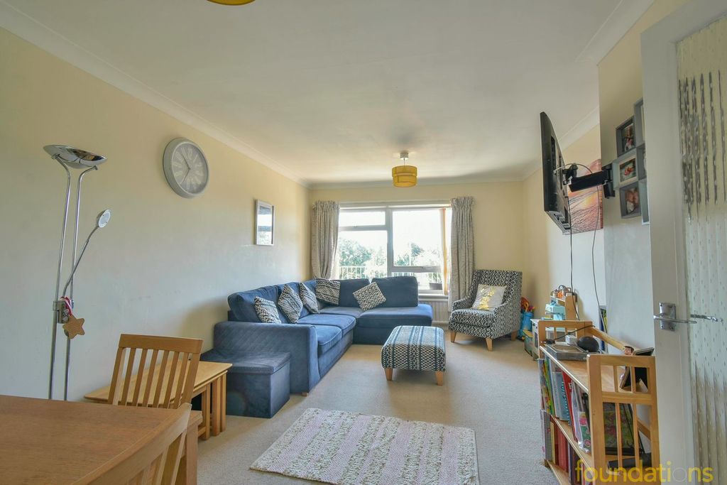 Property photo 3 of 11