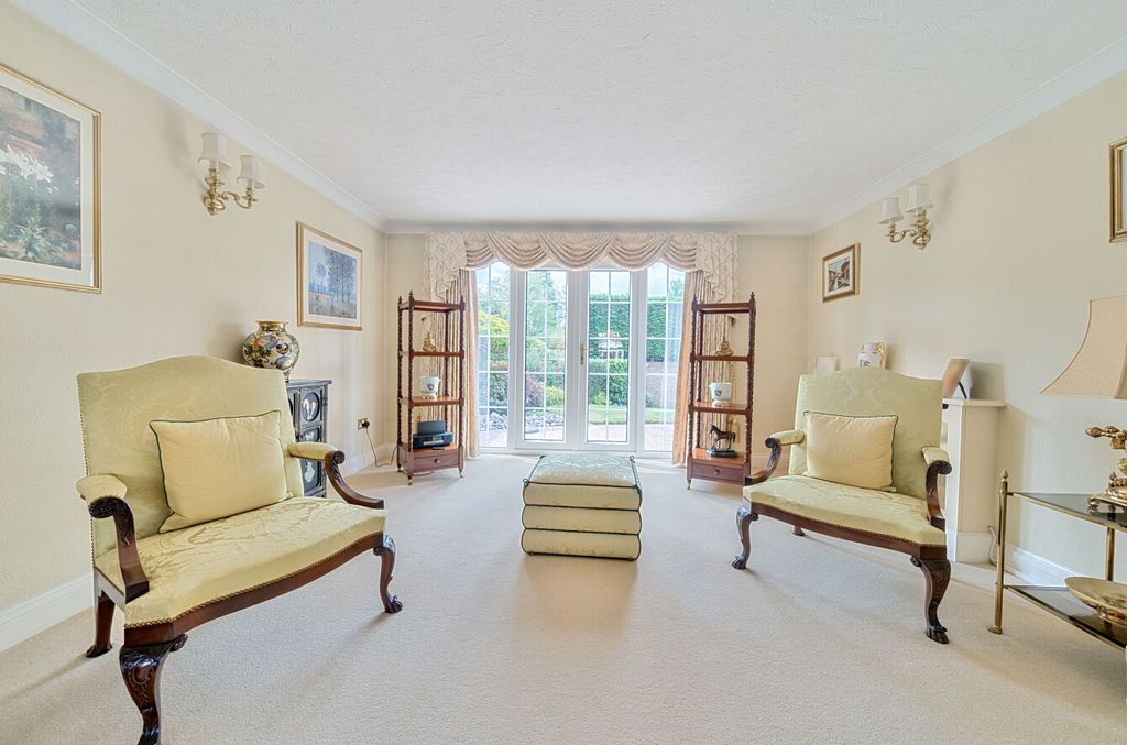 Property photo 2 of 36 1313440-12-685937...