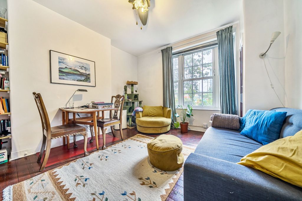 Property photo 2 of 11 4477771