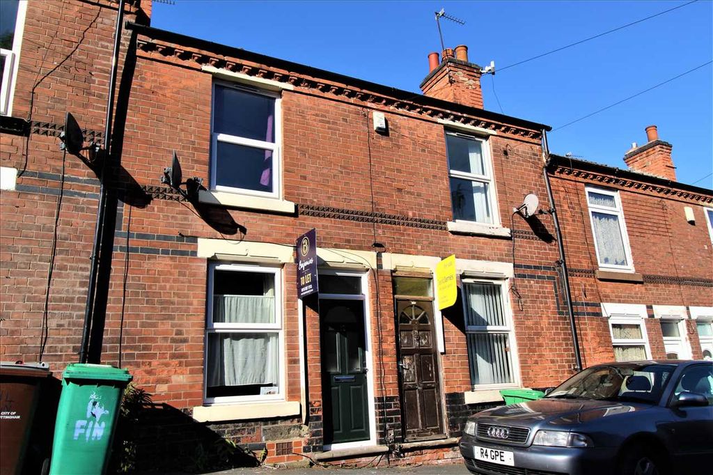2 bed terraced house to rent Sneinton