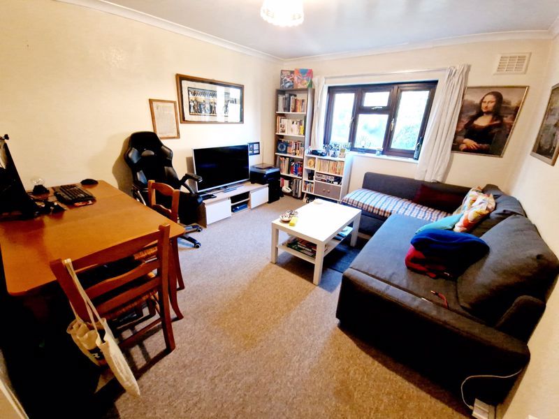 Property photo 1 of 10 Photo 8