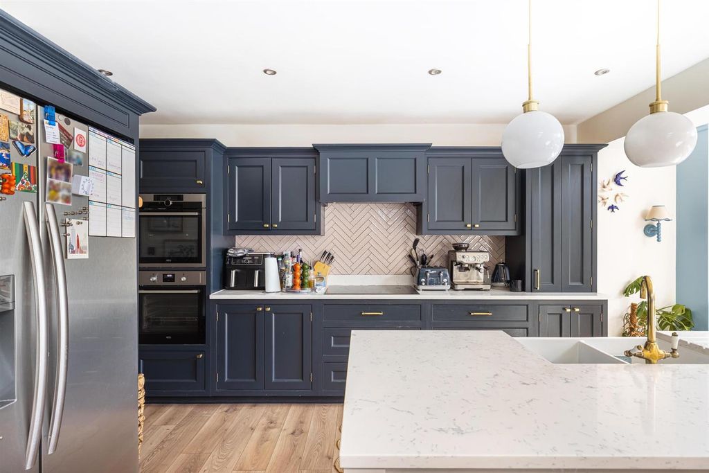Property photo 3 of 19 Pbck3696-Hdr.Jpg