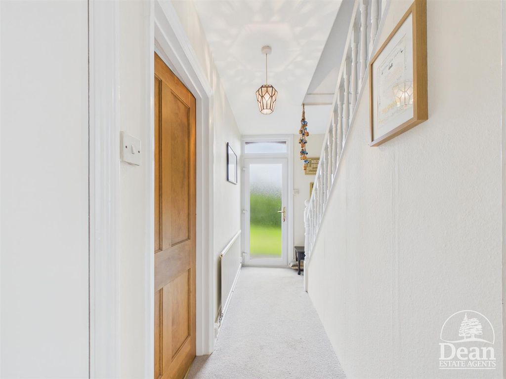 Property photo 2 of 28