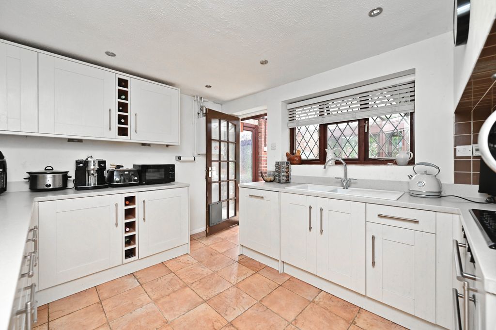 Property photo 3 of 13 49 Sandhurst Lane (8)
