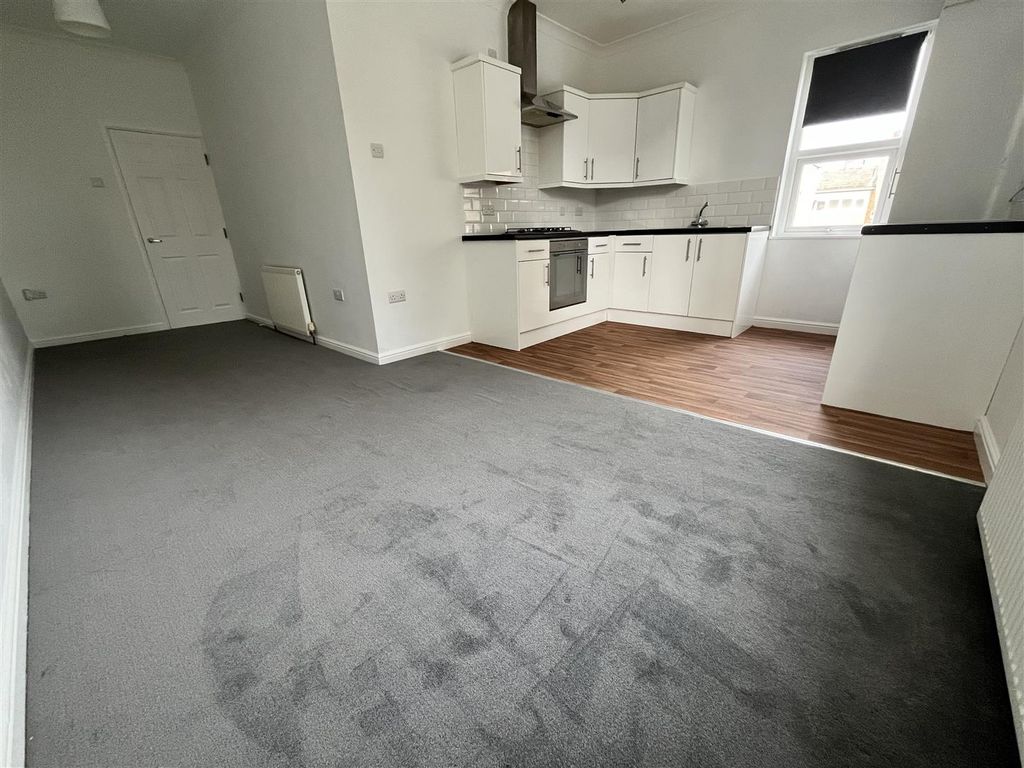 Property photo 2 of 6 Living Room