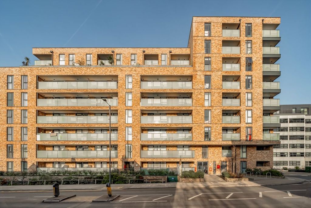 Property photo 1 of 8