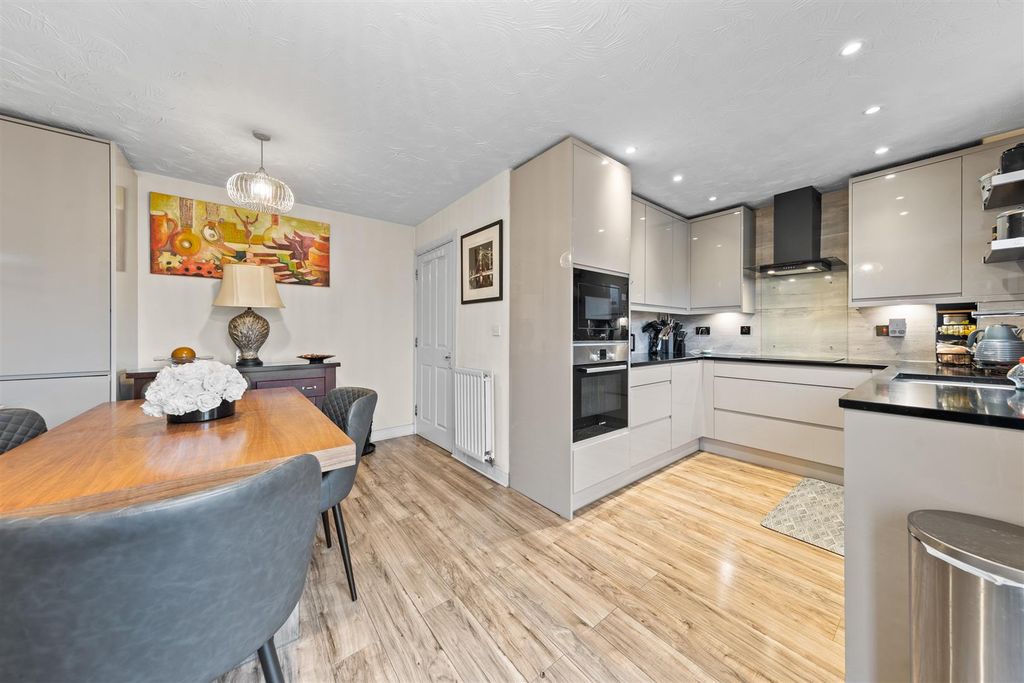 Property photo 3 of 20 76Primroseclweb21.Jpg