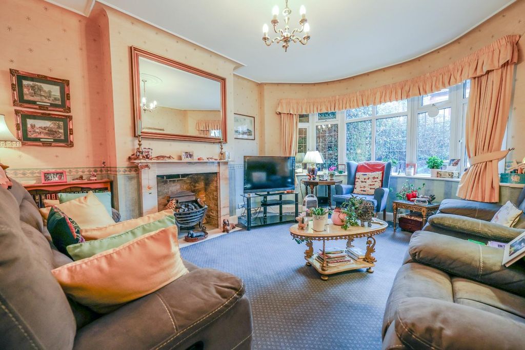 Property photo 2 of 32