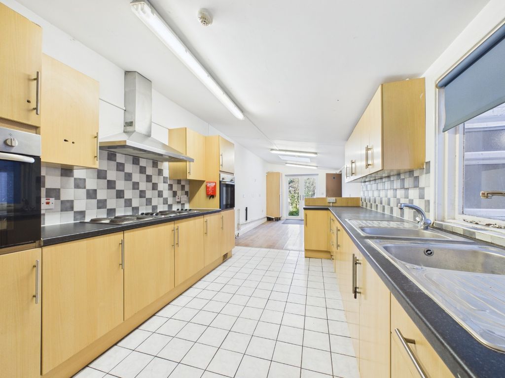 Property photo 3 of 21 4952376