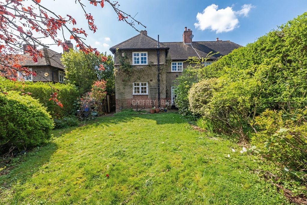 Property photo 3 of 9