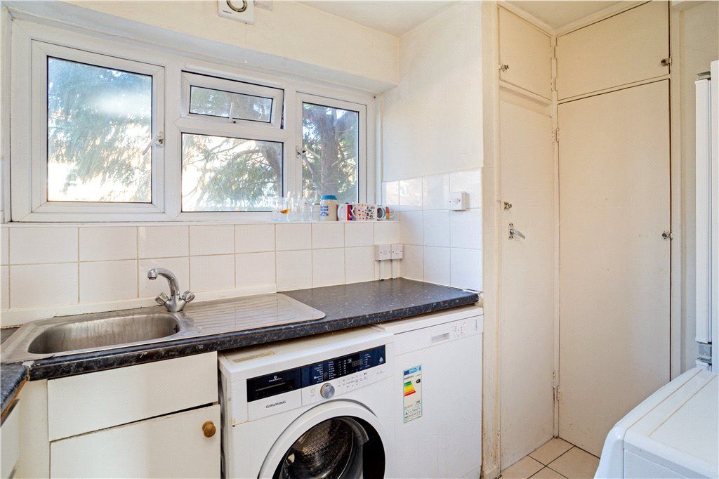 Property photo 3 of 14 Kitchen