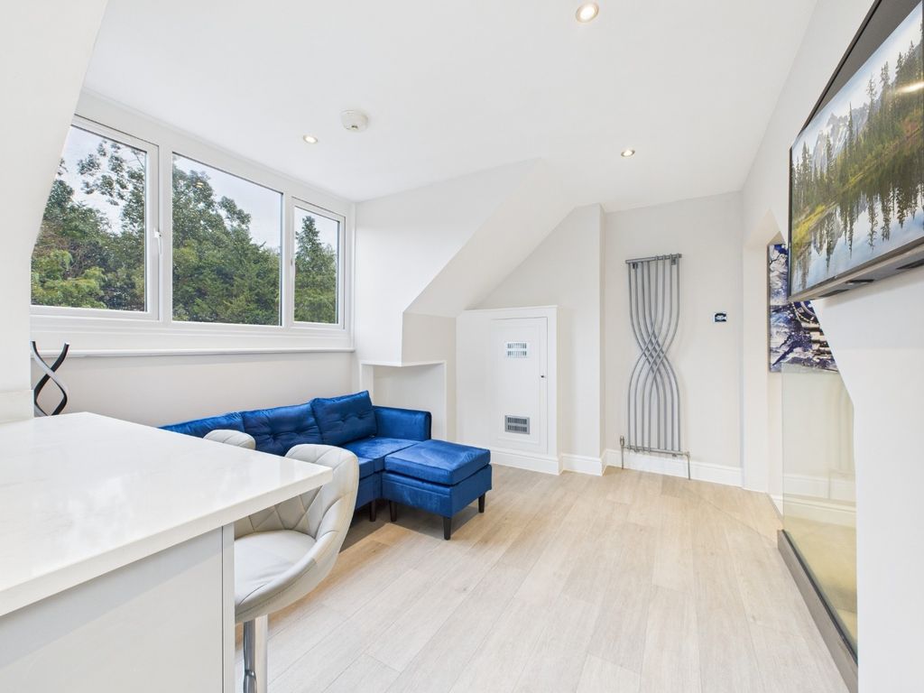 Property photo 3 of 9 4726024