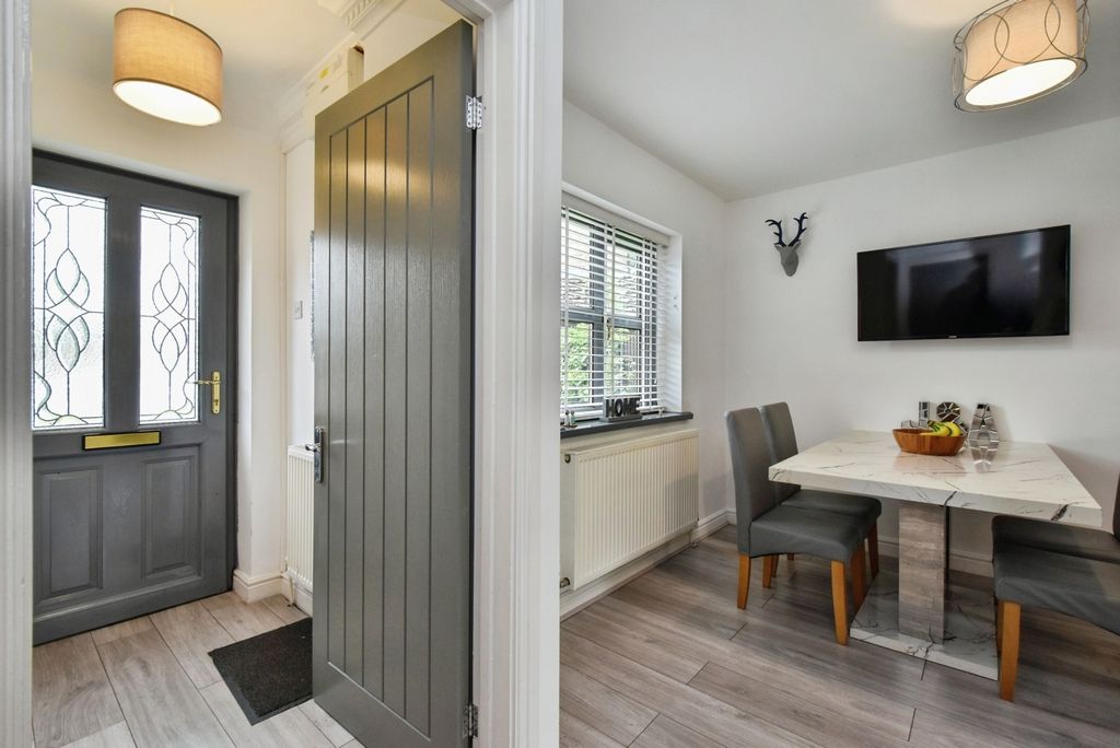 Property photo 3 of 25 Pbox-Img.Jpg