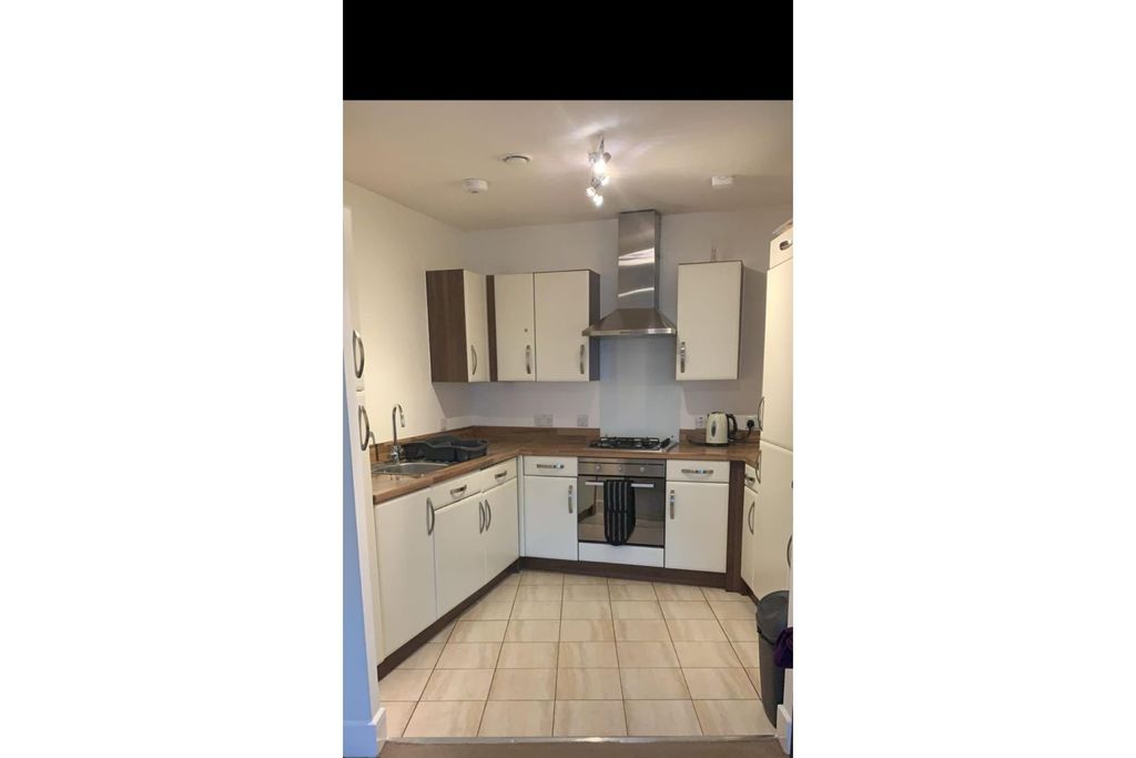 Property photo 2 of 8 Kitchen