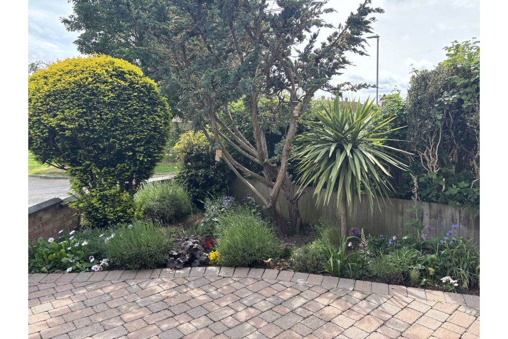 Property photo 2 of 22
