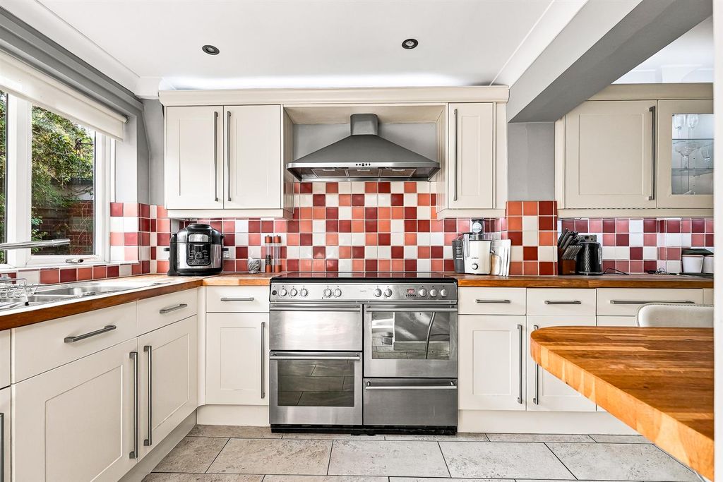 Property photo 2 of 15 Kitchen