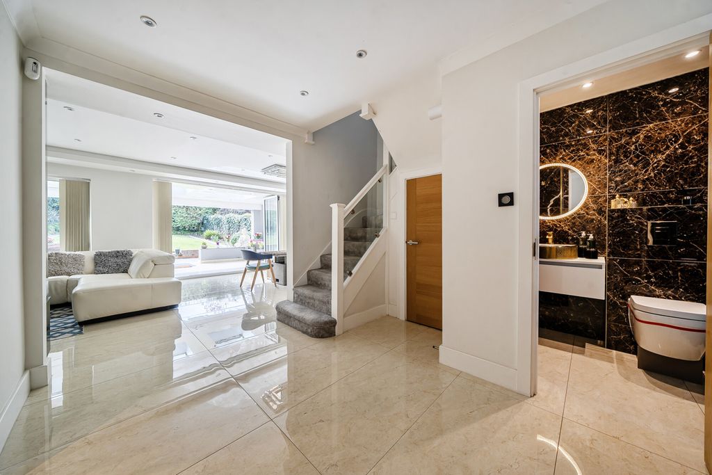 Property photo 2 of 21 1426062-15-69Bd4E...