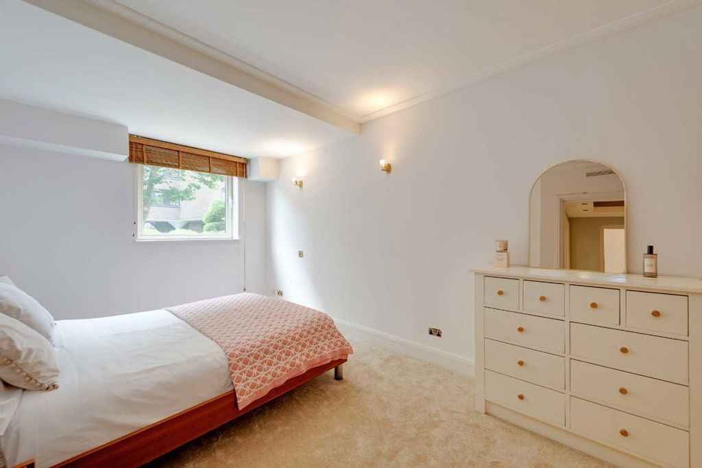 Property photo 3 of 4