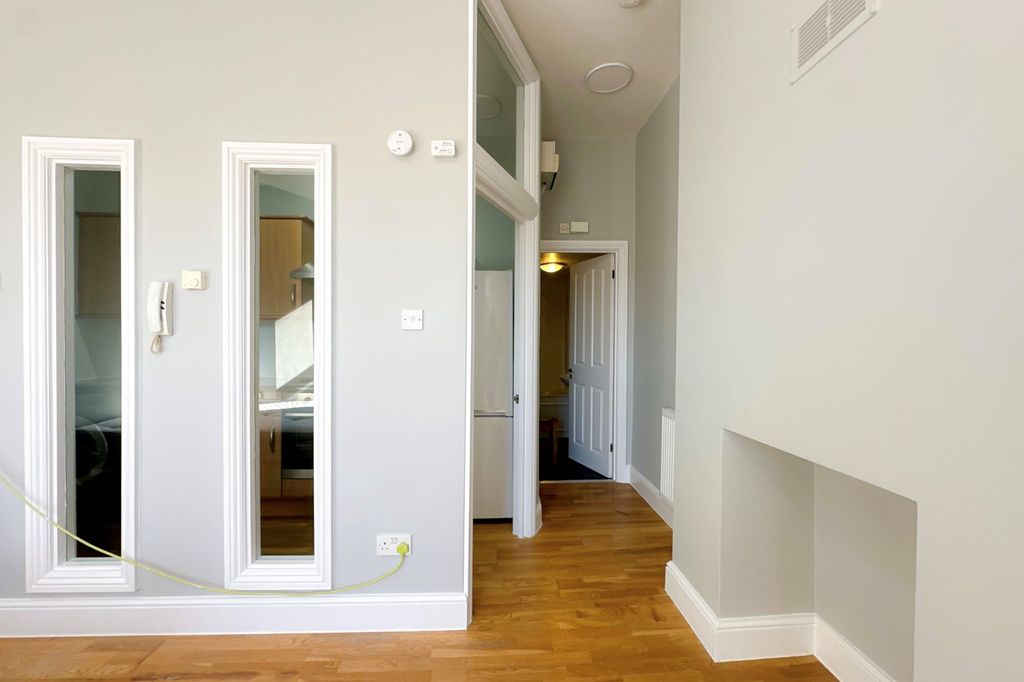 Property photo 3 of 13 Picture No. 23