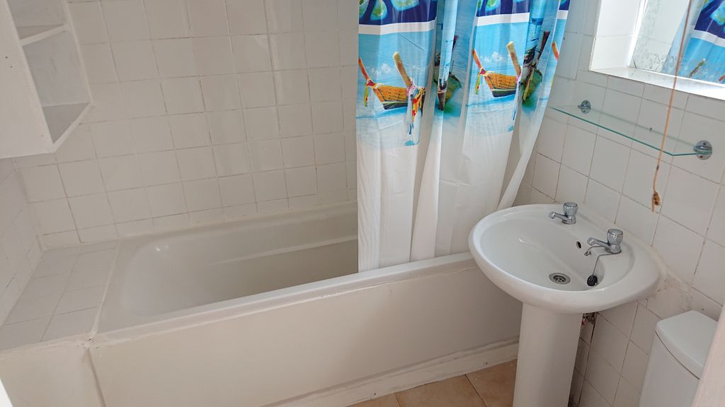 Property photo 3 of 4