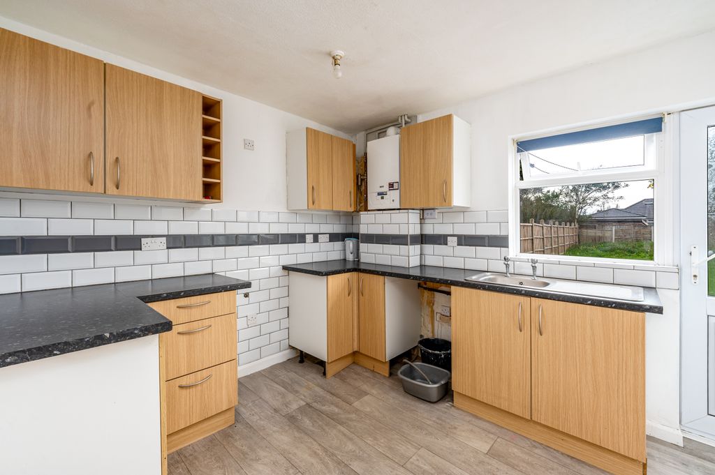 Property photo 3 of 27 10