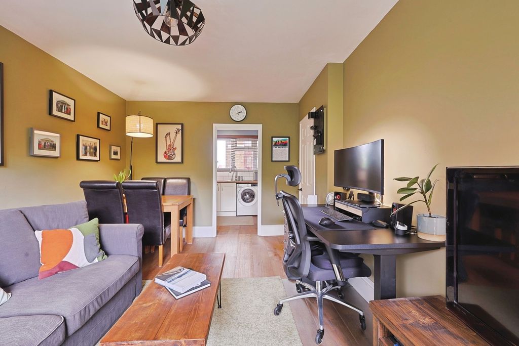 Property photo 3 of 16 Pbox-Img.Jpg
