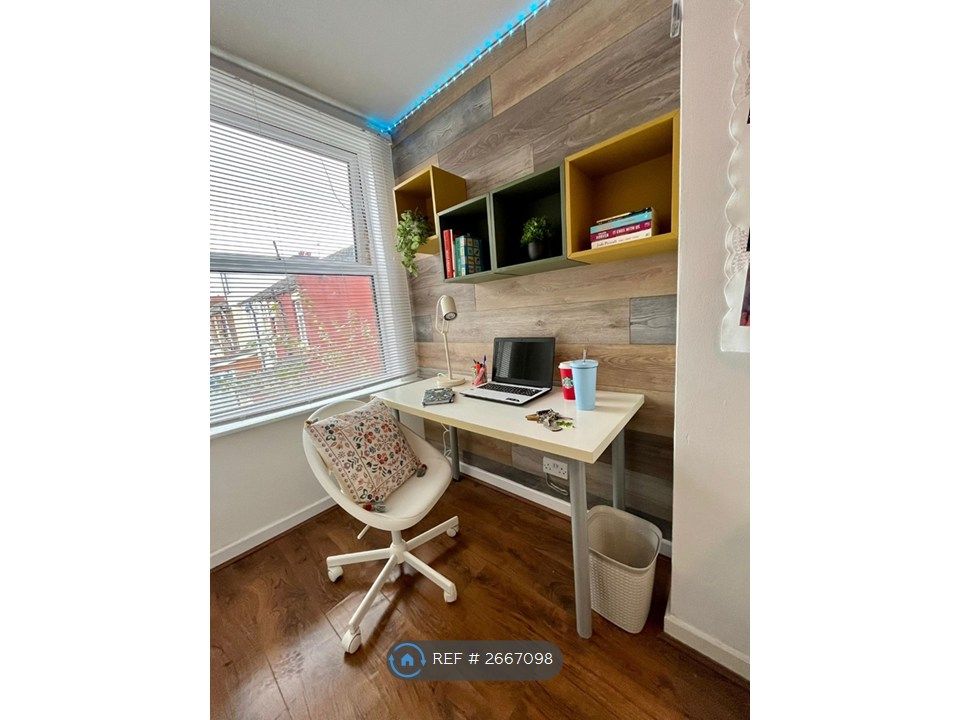 Property photo 3 of 18