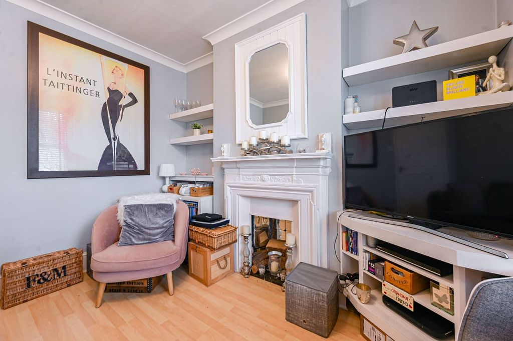 Property photo 1 of 9