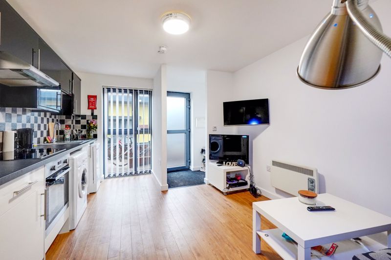 Property photo 1 of 8 Photo 5