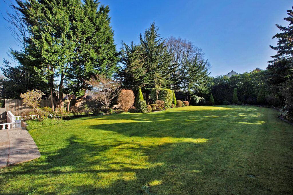 Property photo 3 of 28 Image
