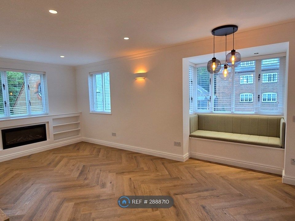 Property photo 2 of 29 Lounge