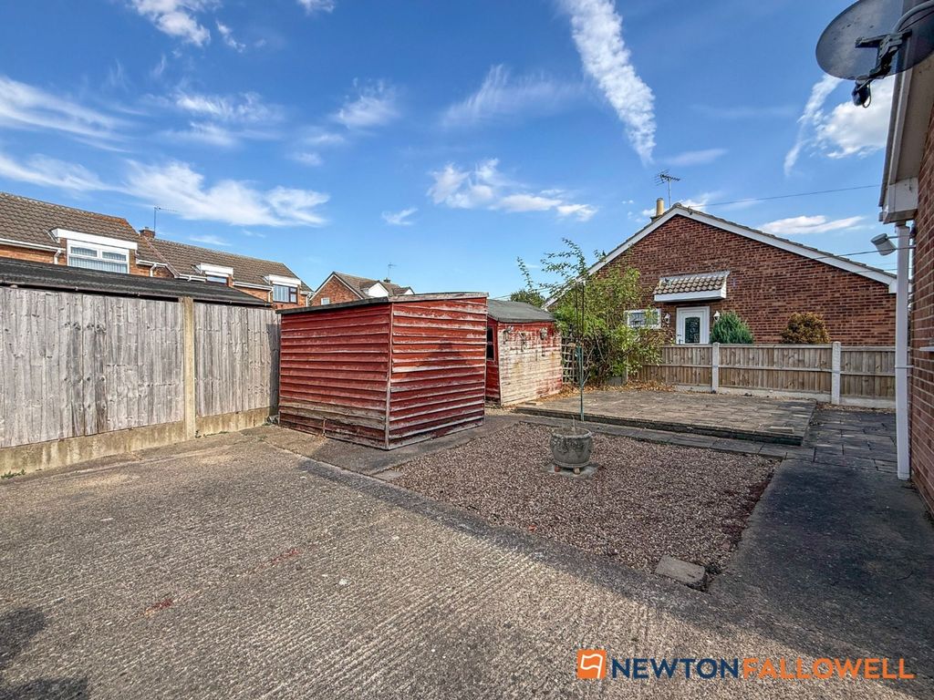 Property photo 3 of 17 Rear Garden 1