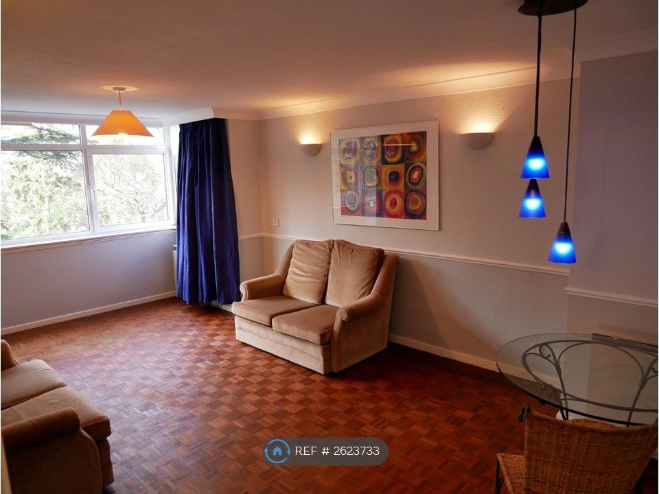 Property photo 2 of 18 Lounge