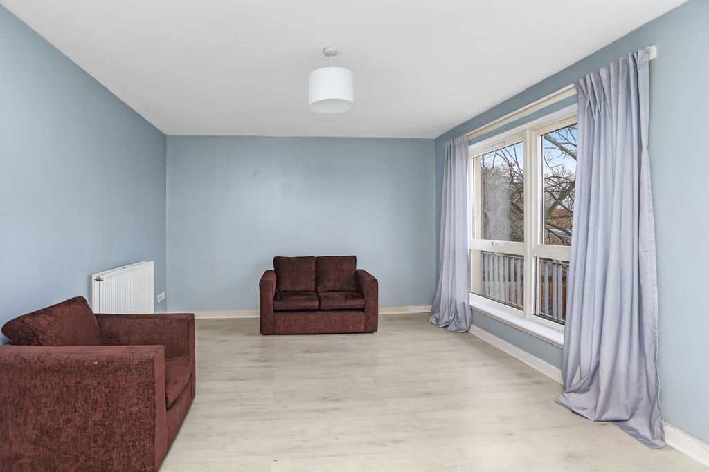 Property photo 2 of 17 Property Image 3