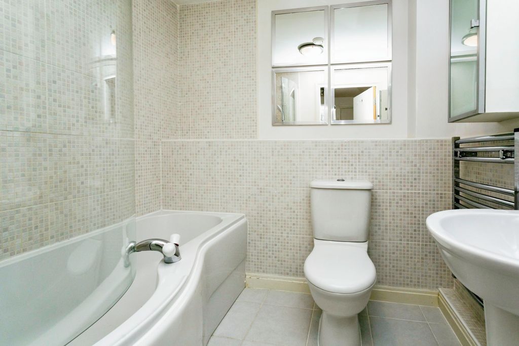 Property photo 3 of 12