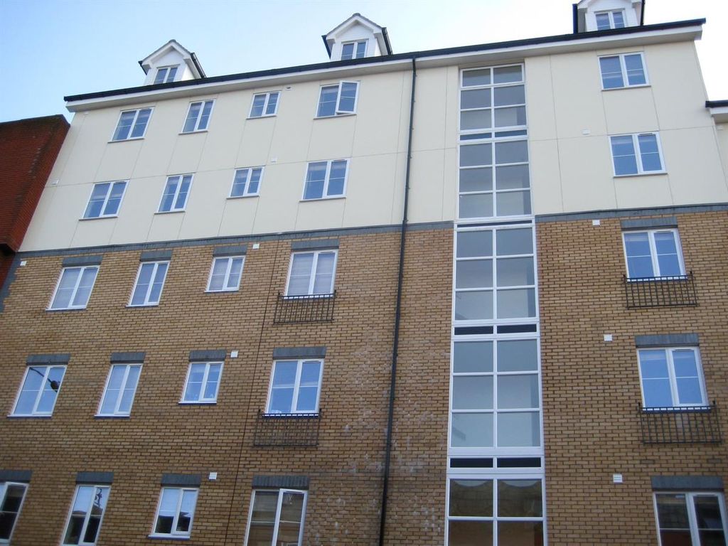 Property photo 2 of 8